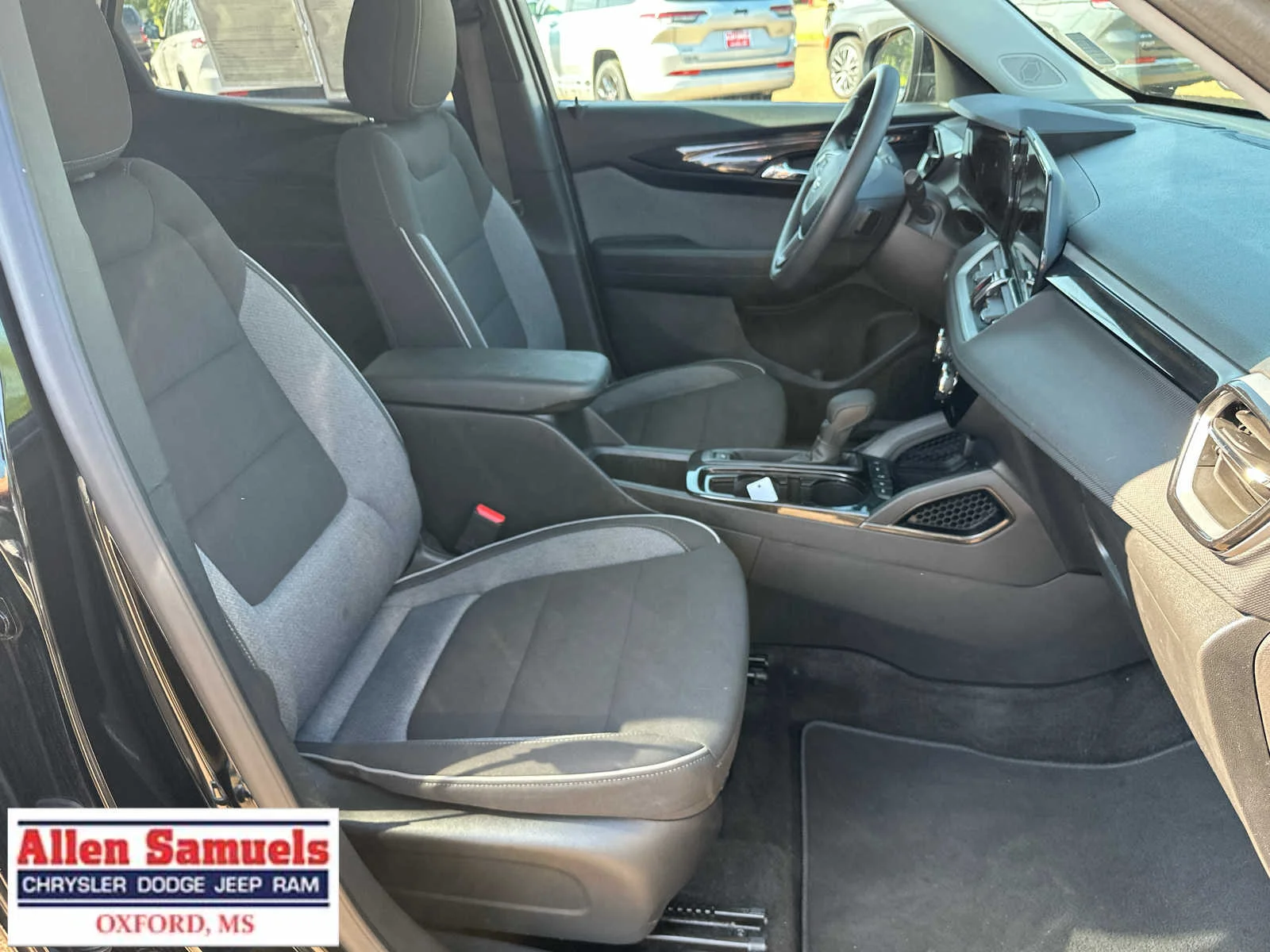 Used 2025 Mosaic Black Metallic Chevrolet LT image 33