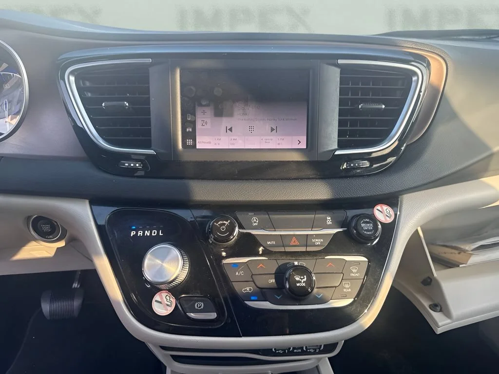 Used 2023 White Chrysler LX image 12