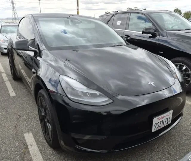 2025 Tesla Model Y Long Range Rear Wheel Drive's photo
