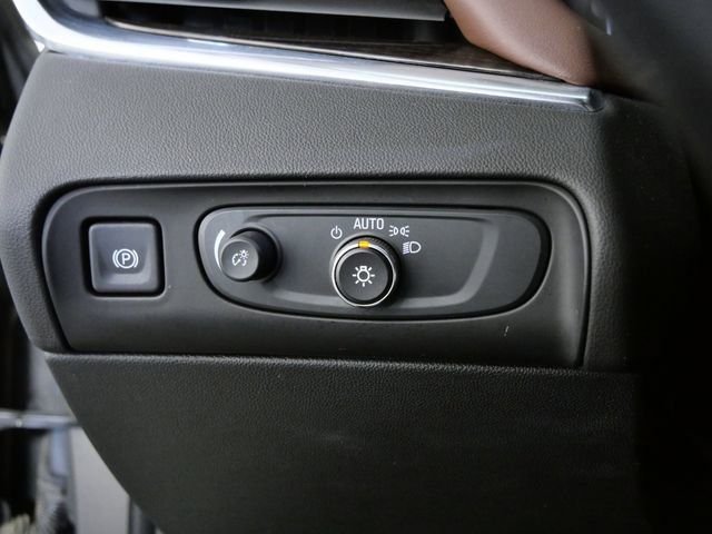 Used 2020 Gold Buick Avenir image 27