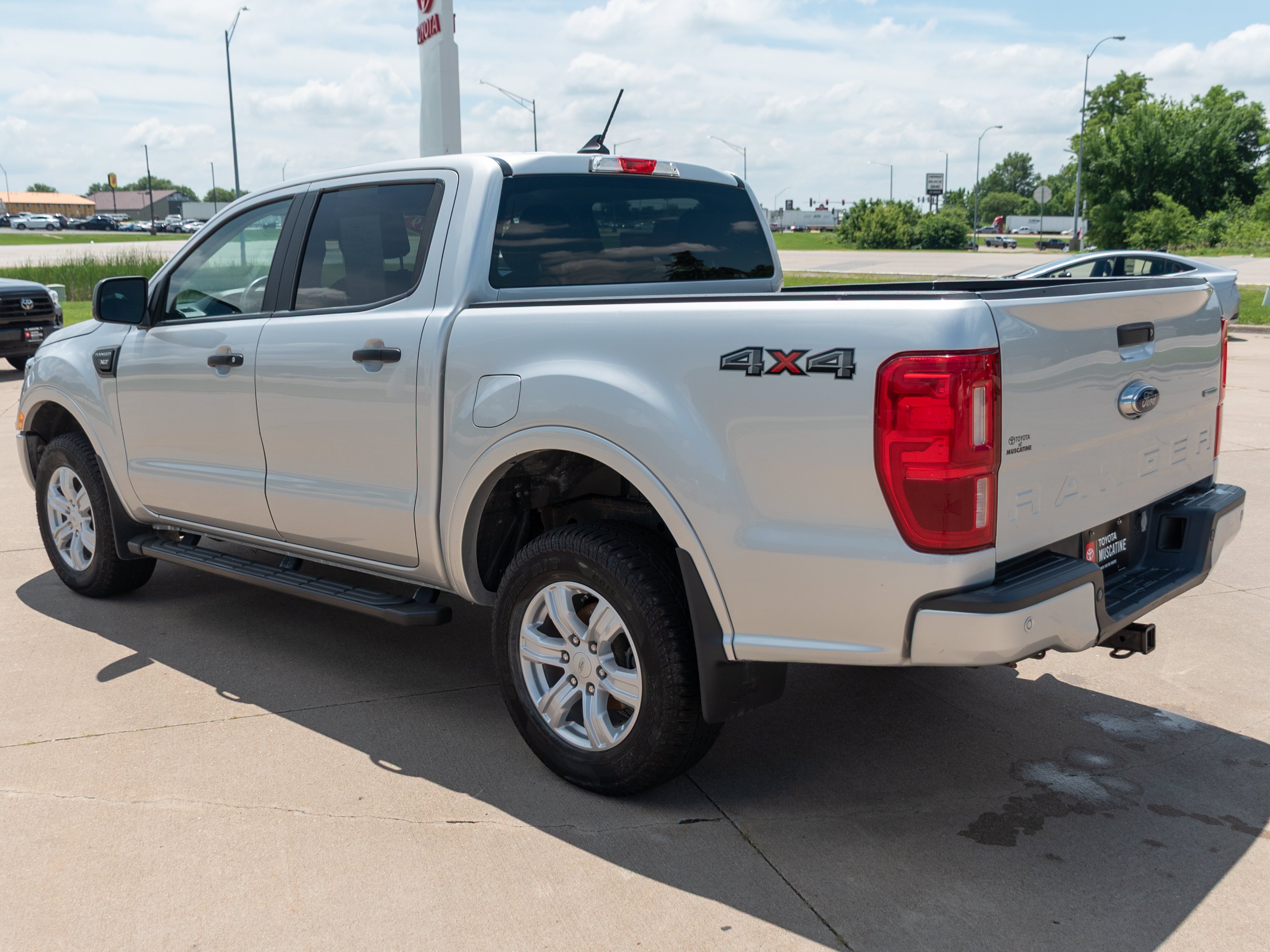 Used 2019 Silver Ford XLT 4X4 image 15