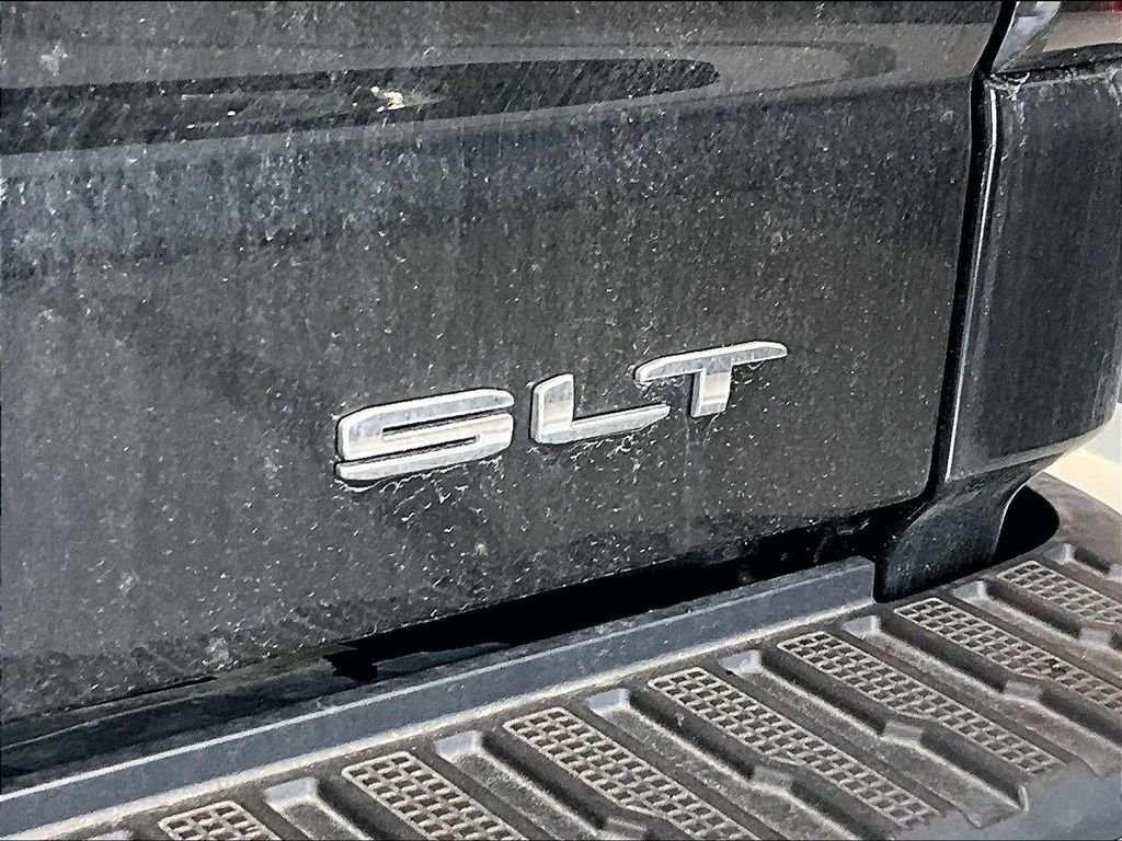 Used 2024 Black GMC SLT image 26