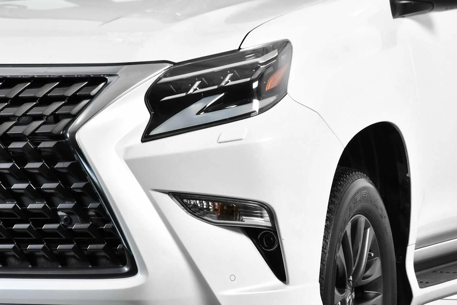 Certified Used 2022 Starfire Pearl Lexus Premium image 11