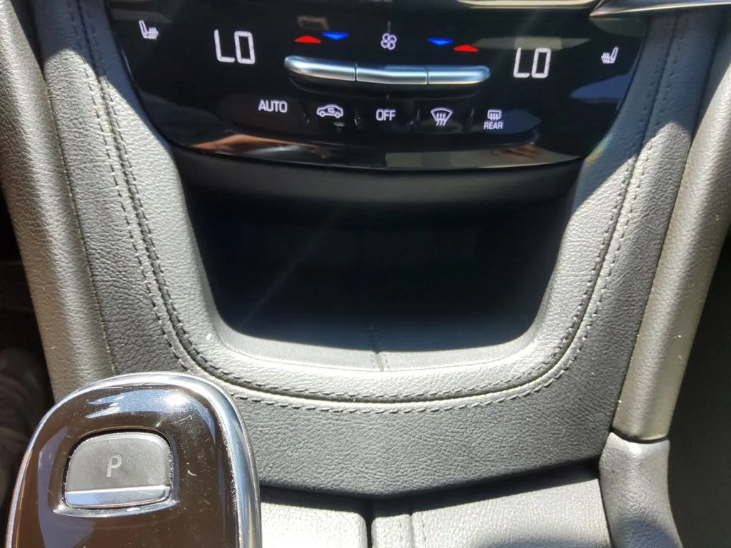 Used 2021 White Cadillac Sport image 29