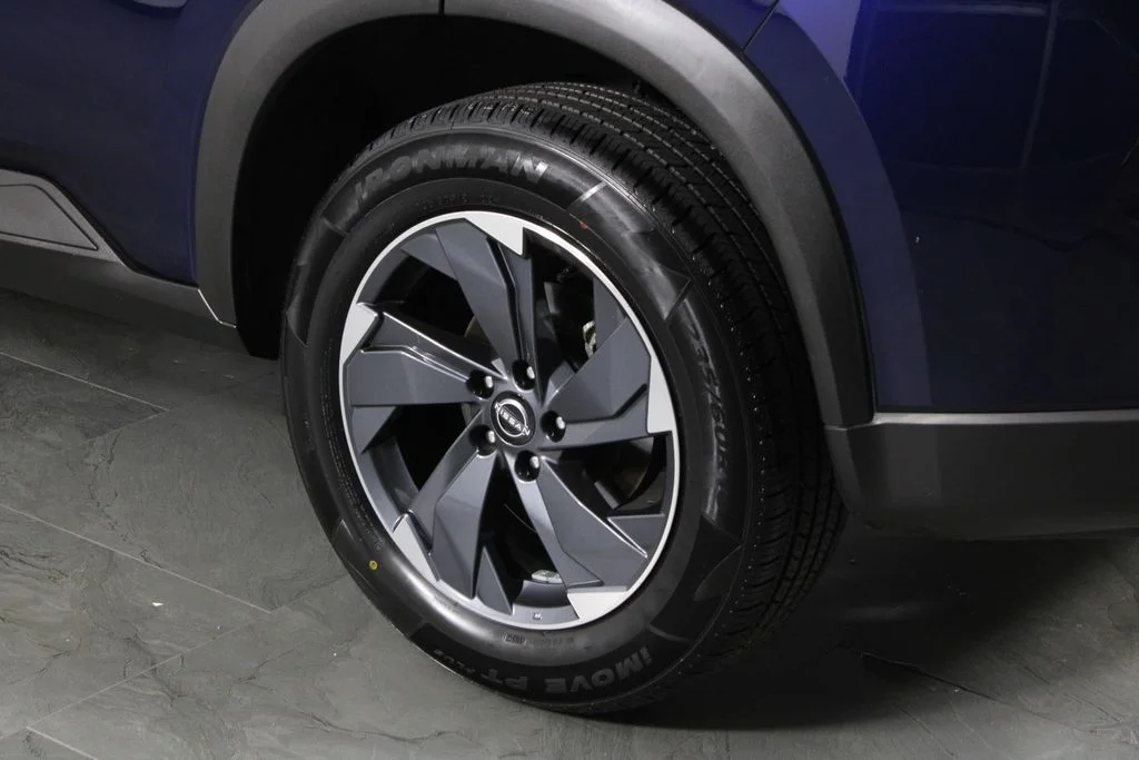 2025 Nissan Rogue SV - Photo 15