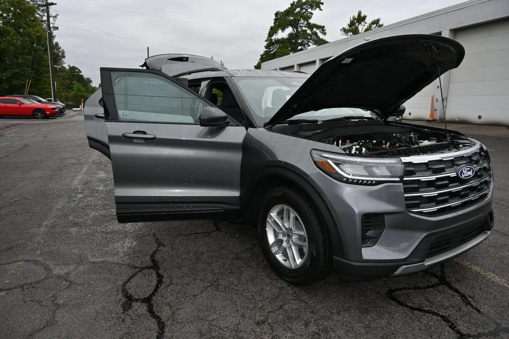 New 2027 Carbonized Gray Metallic Ford Active image 14