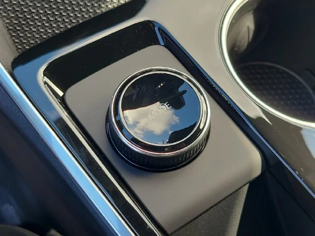 New 2027 Summit White Chevrolet LT image 36