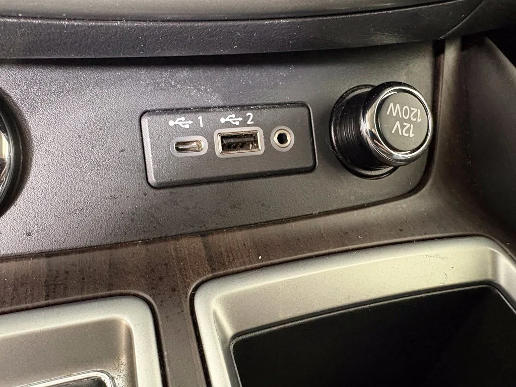 Used 2019 Orange Nissan Platinum image 32
