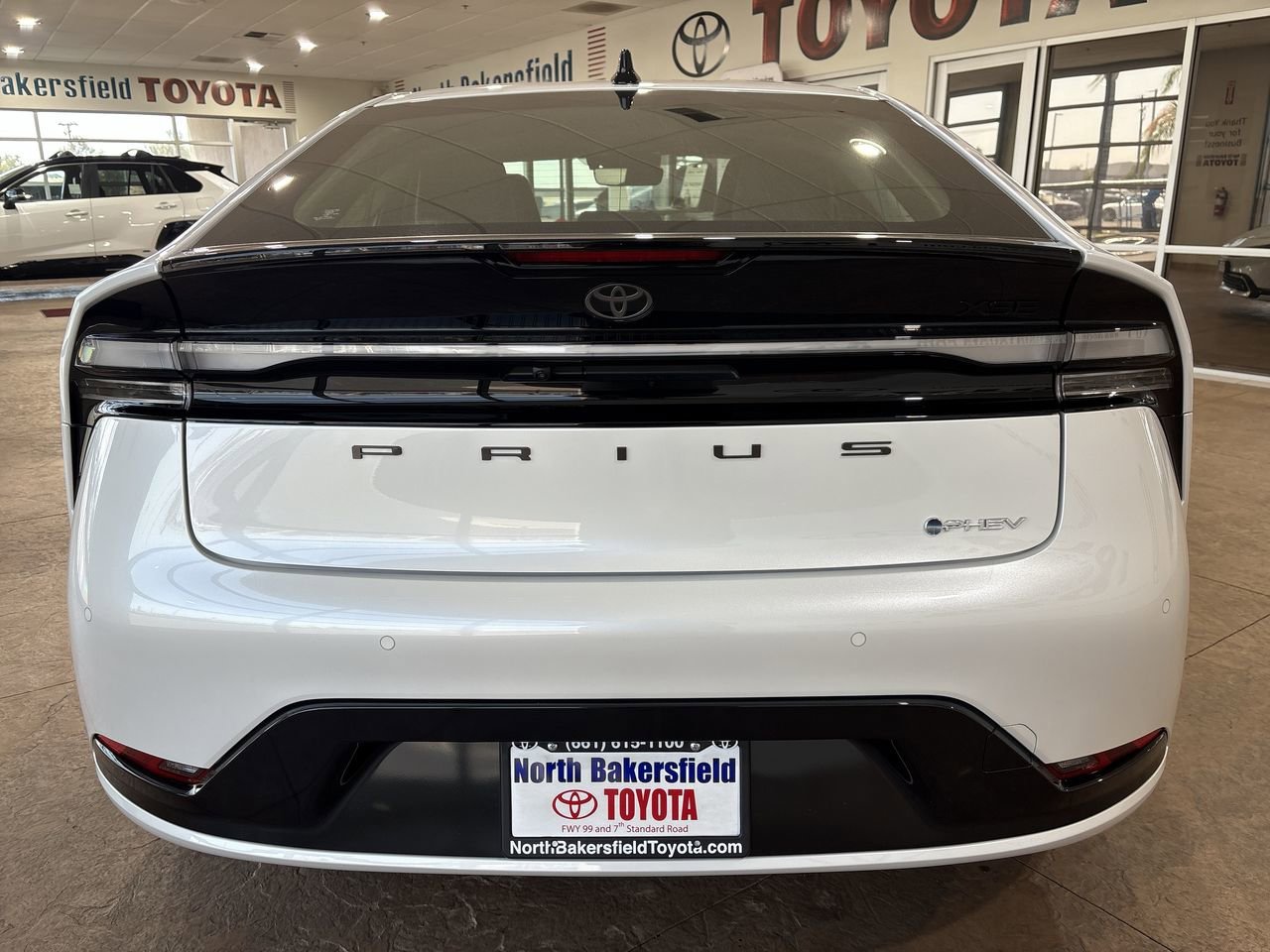 2026 Toyota Prius Plug-in Hybrid XSE - Photo 9