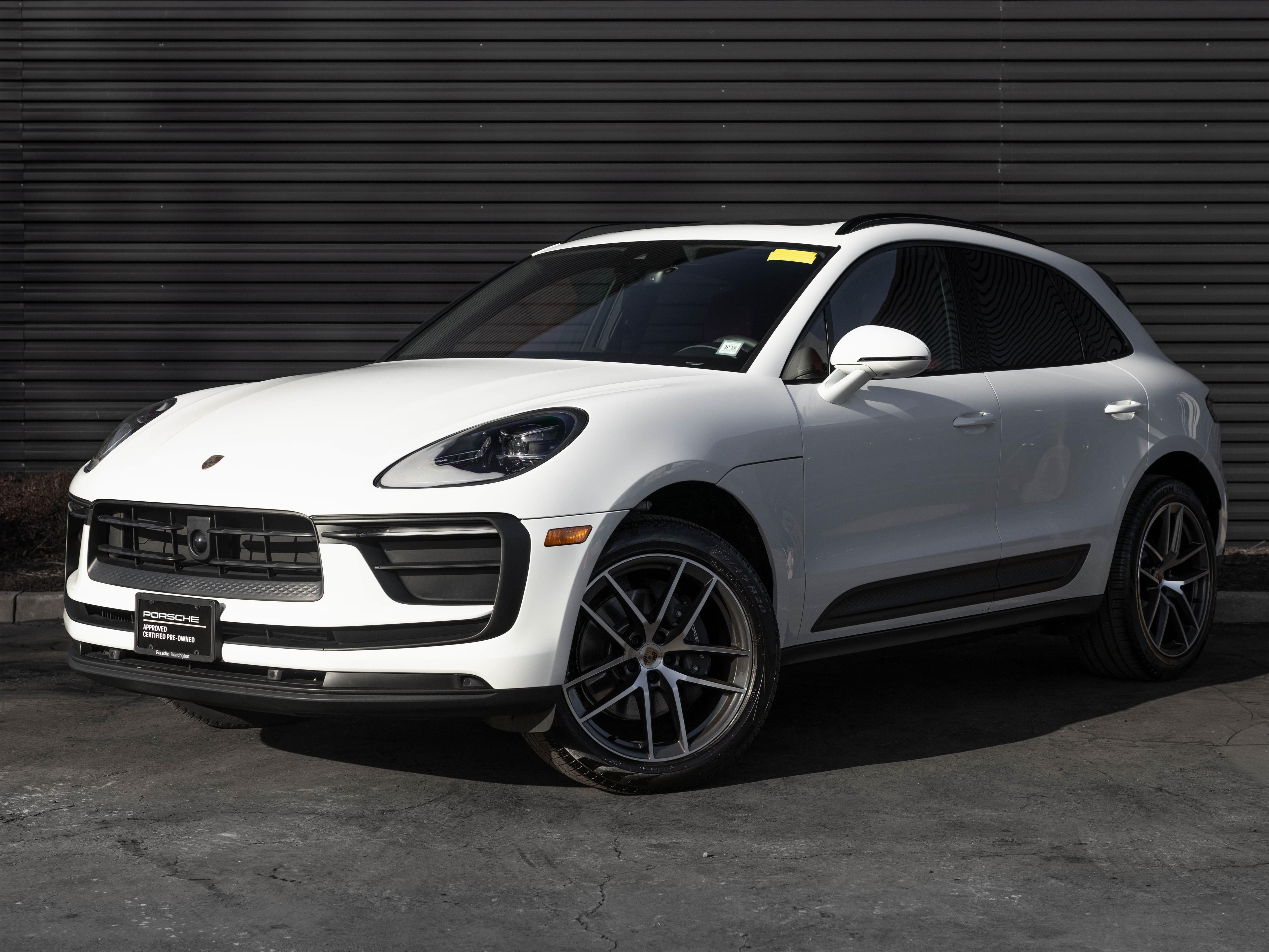 2025 Porsche Macan Base