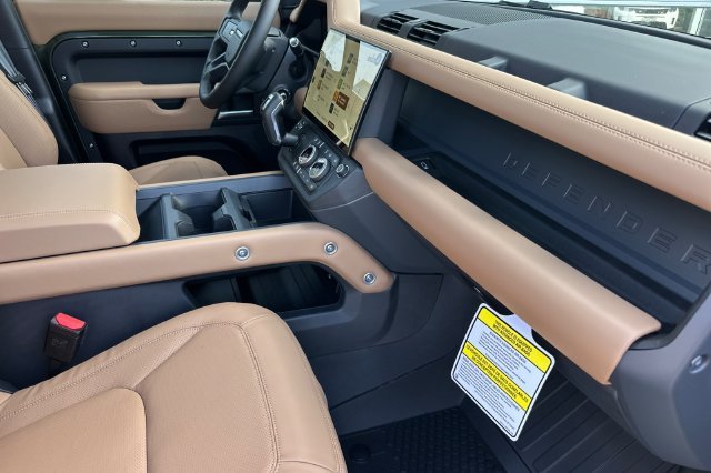 New 2026 Woolstone Green Land Rover X-Dynamic SE image 14