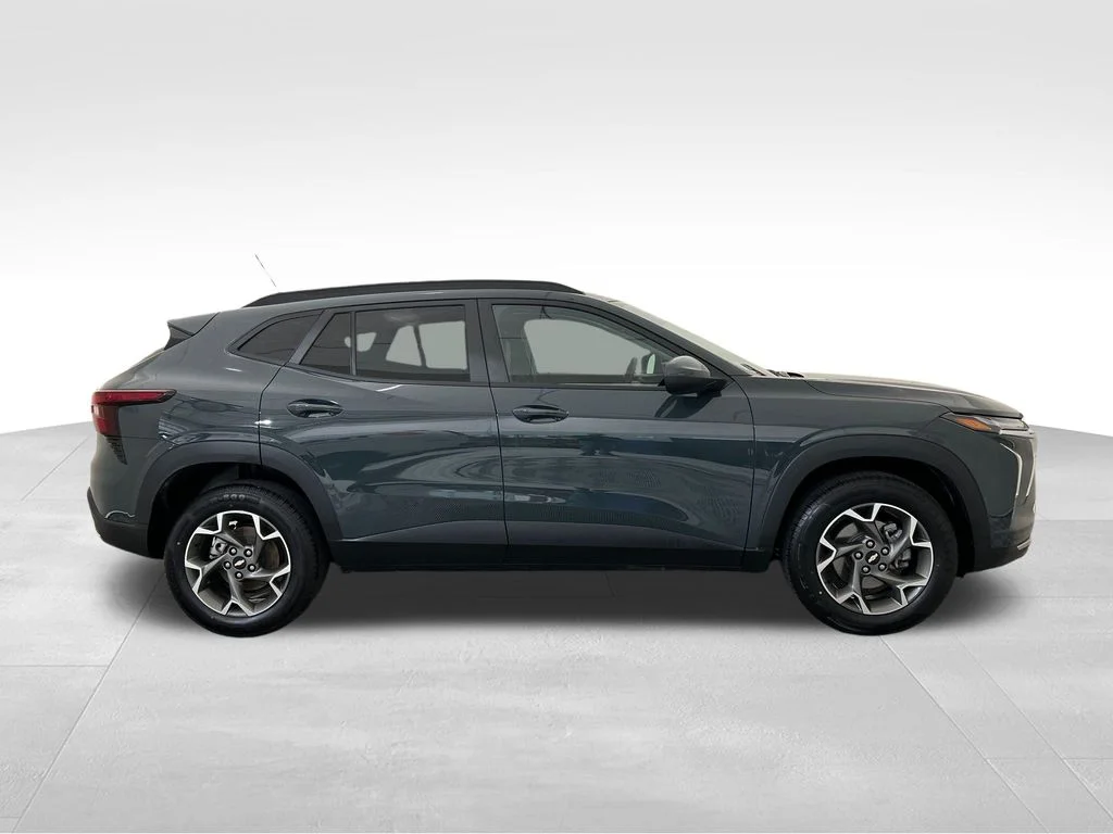 Used 2025 Gray Chevrolet LT image 6