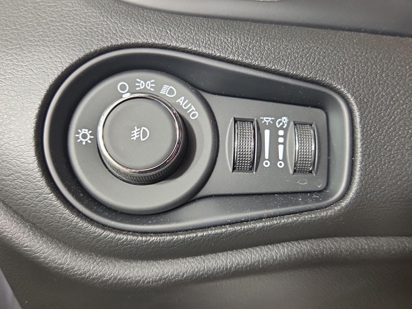 Used 2023 Graphite Gray Jeep Latitude image 20