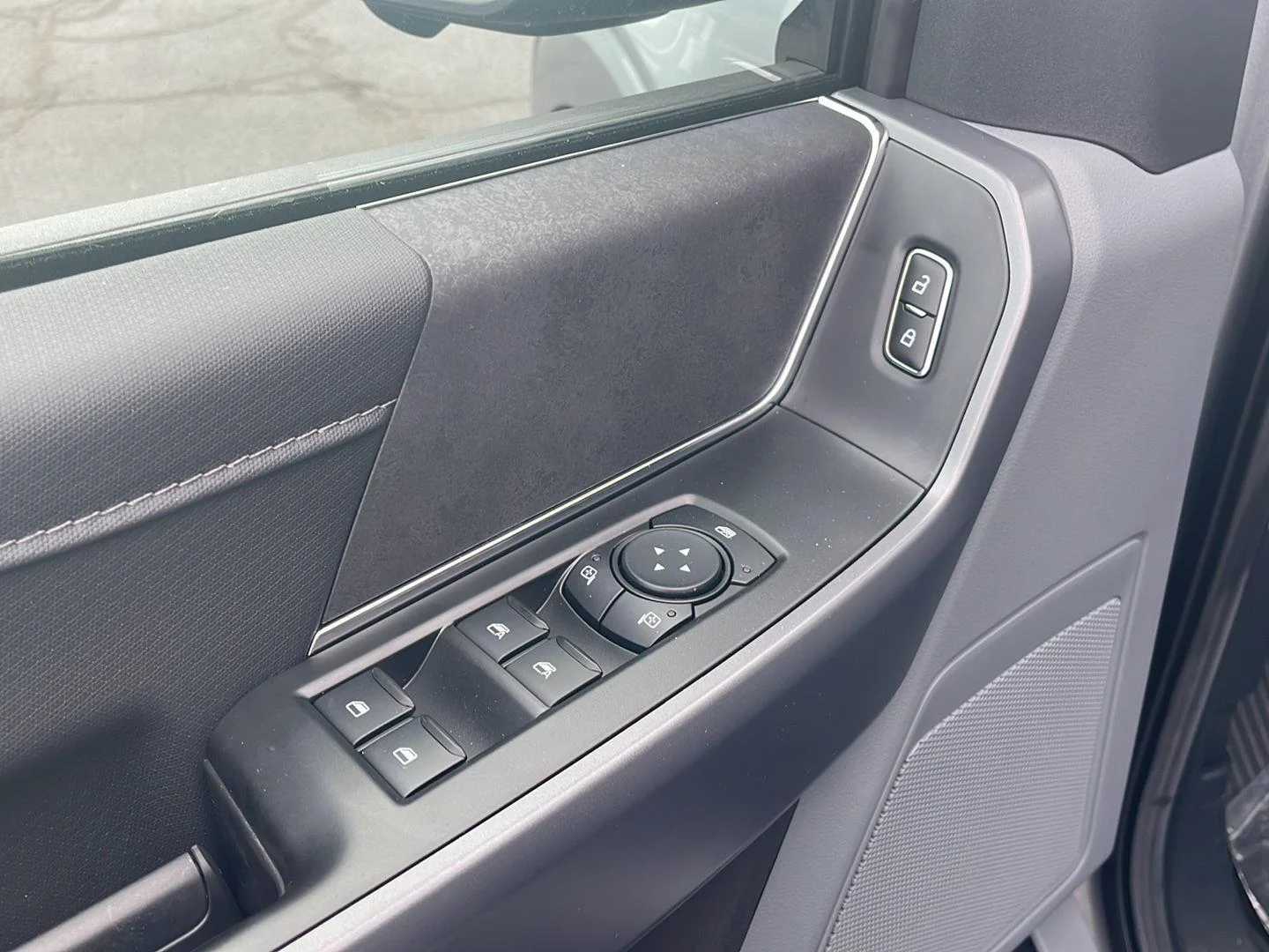 New 2026 Iconic Silver Metallic Ford XLT image 11