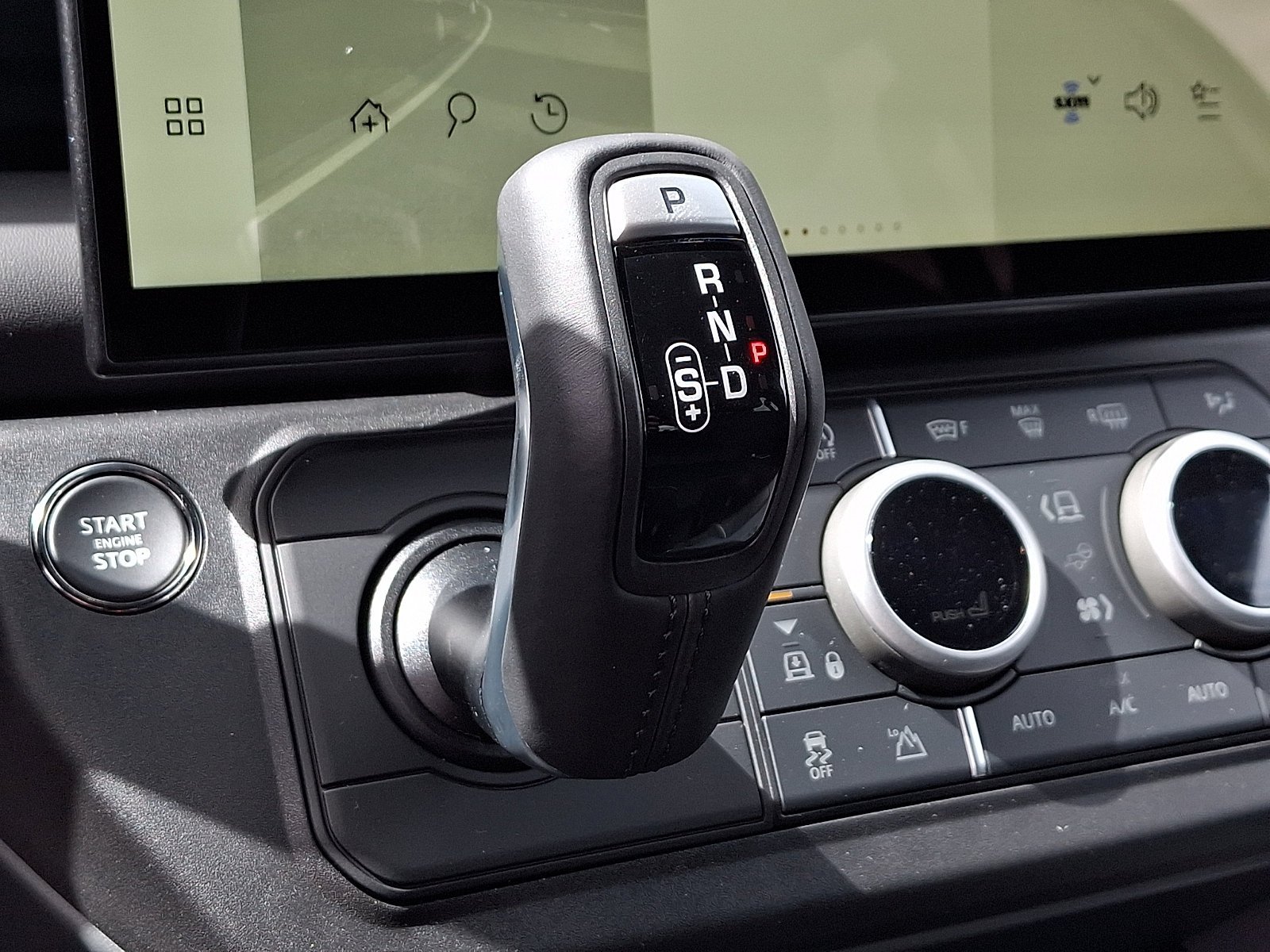 New 2026 Borasco Grey LAND ROVER X-Dynamic SE image 10