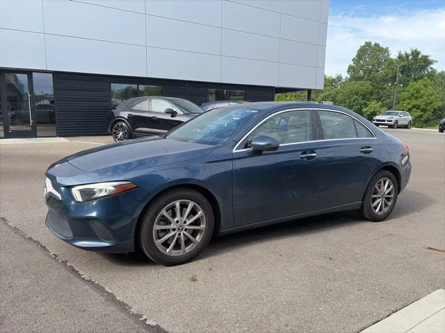 Used 2019 Denim Blue Metallic Mercedes-Benz A 220 image 6