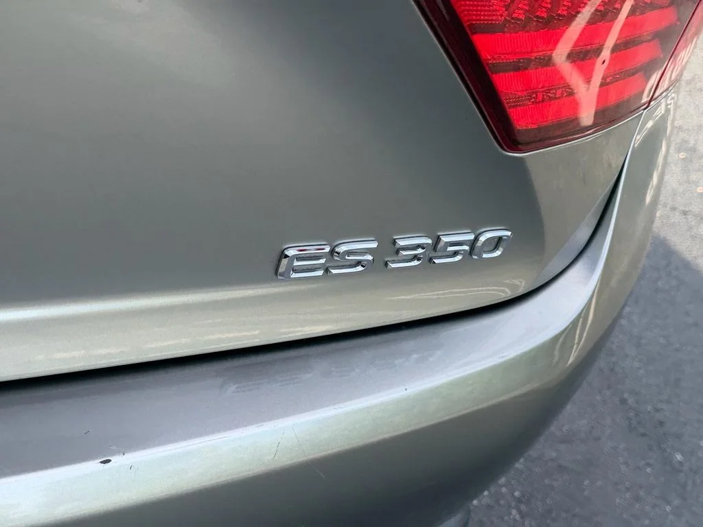 Used 2015 Silver Lexus 350 image 15