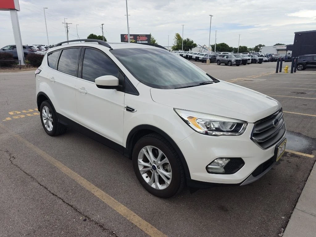 Used 2018 White Ford SEL image 2