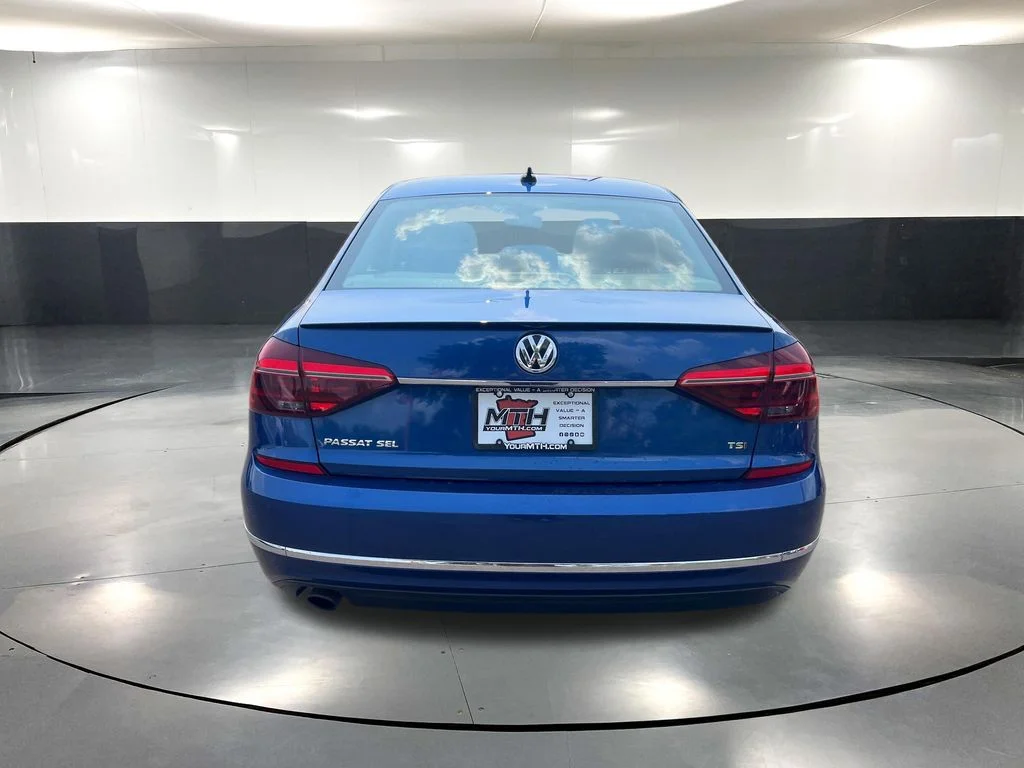 Used 2017 Blue Volkswagen SEL Premium image 6