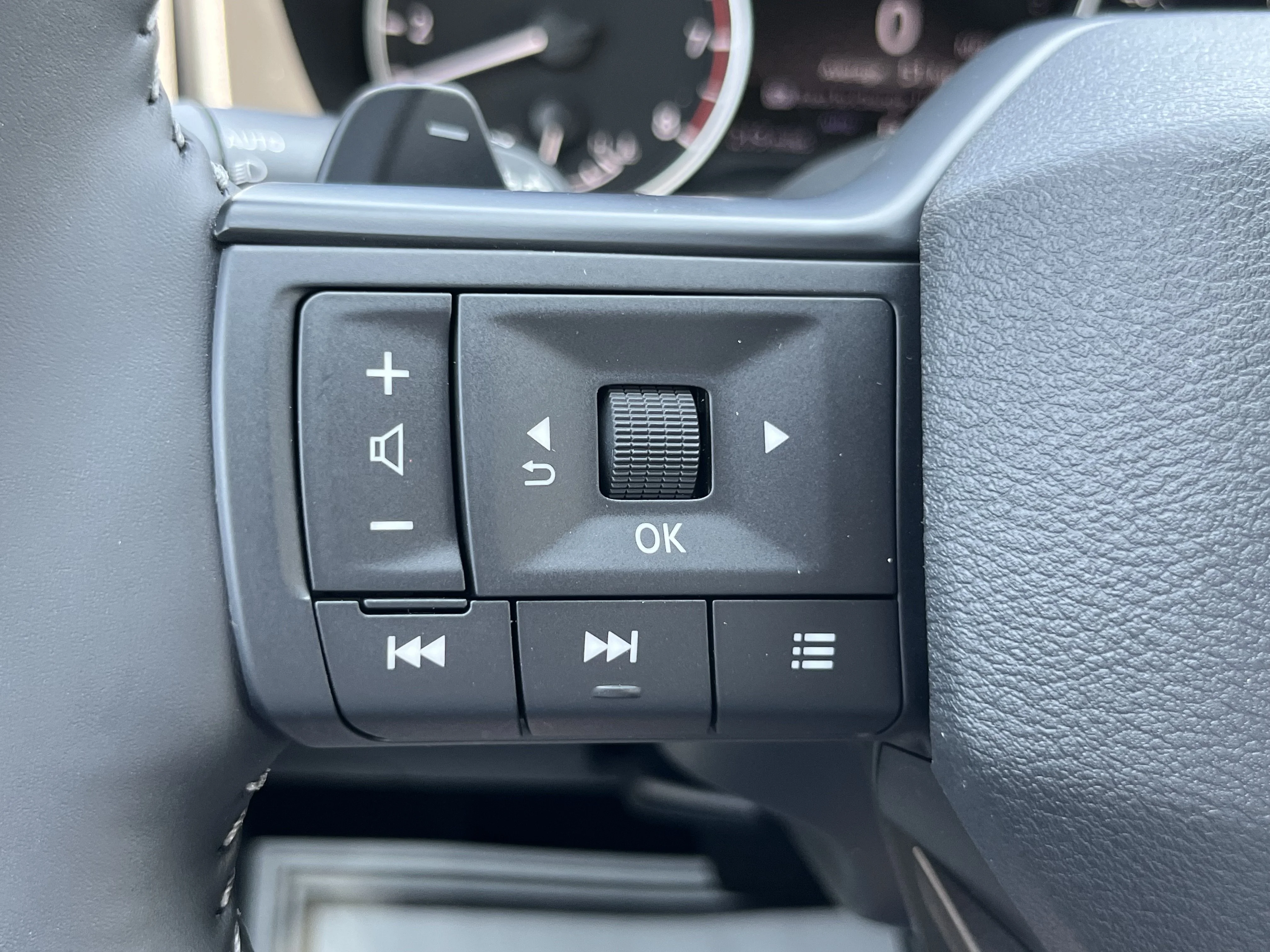 New 2026 Boulder Gray Pearl Nissan SV image 25