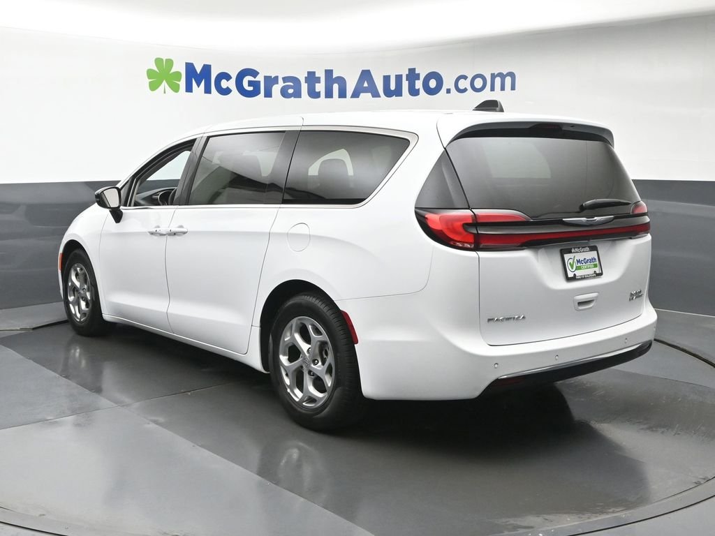 Used 2024 White Chrysler Limited image 25