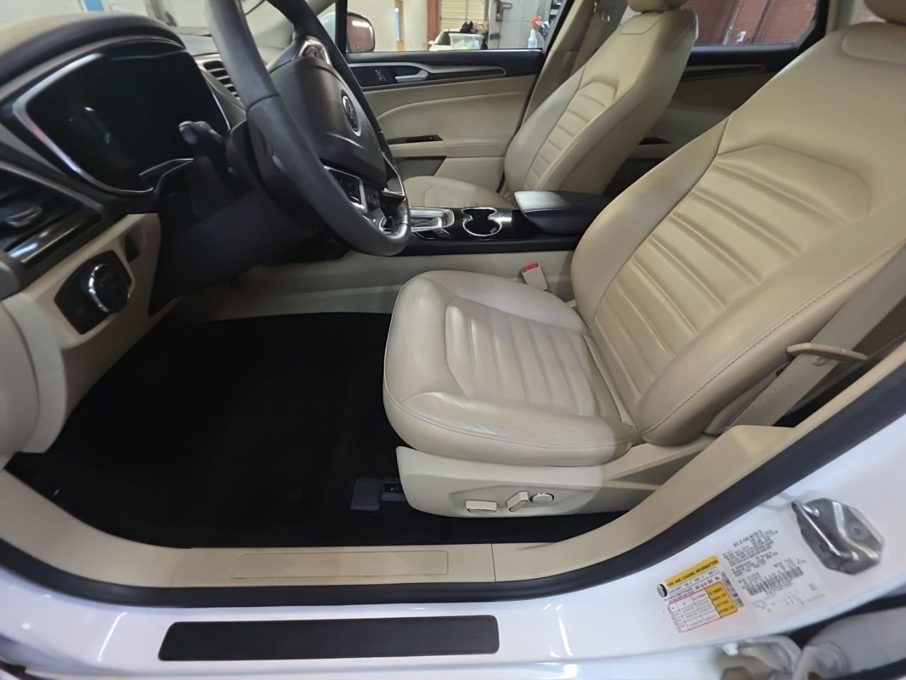 Used 2016 White Ford SE image 10