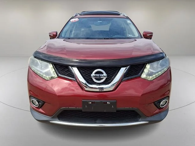 Used 2015 Red Nissan SL image 3