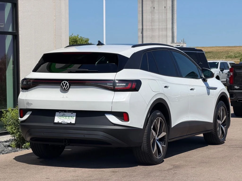 Used 2023 White Volkswagen Pro S image 5