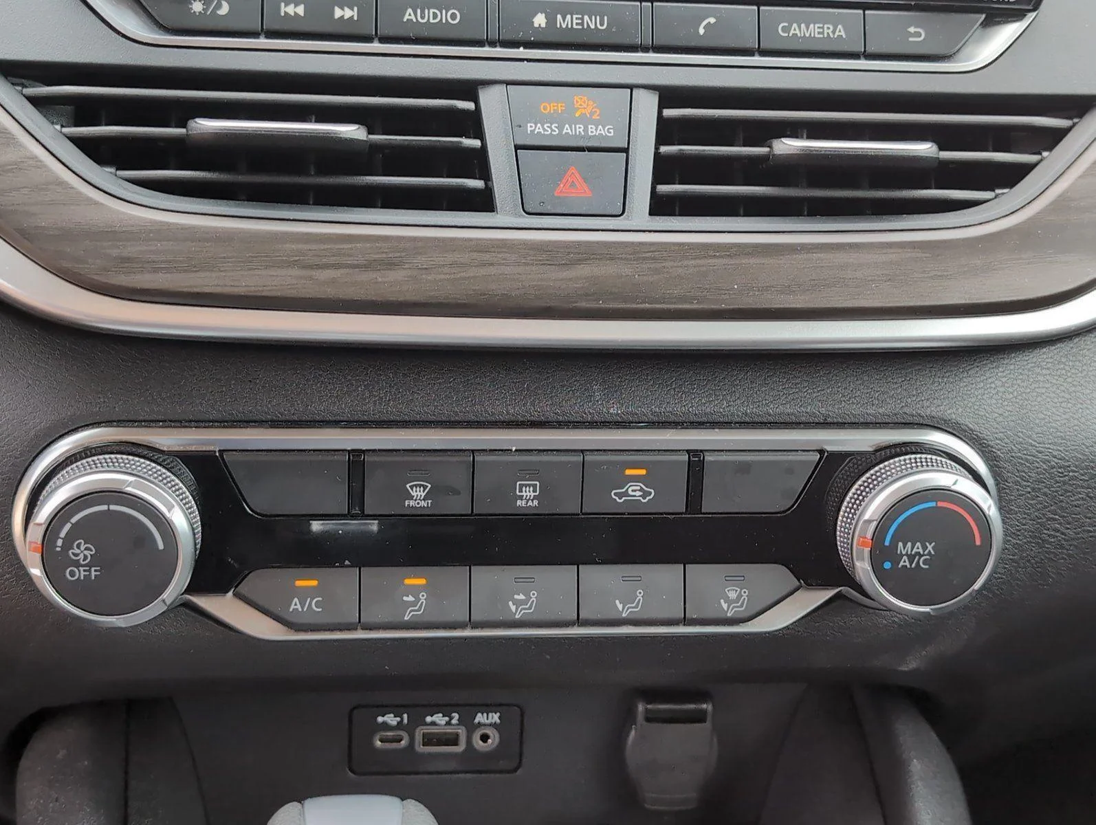 Used 2025 Glacier White Nissan SV image 23