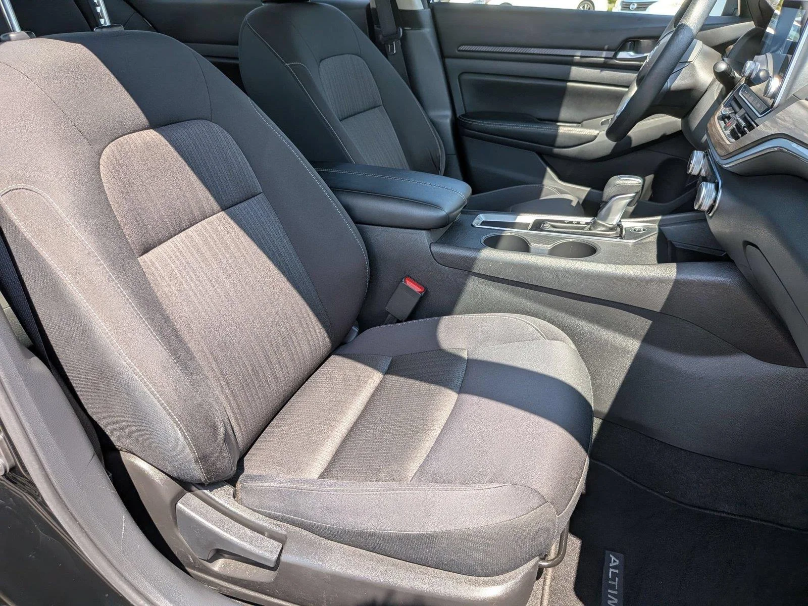 Certified Used 2025 Super Black Nissan SV image 36