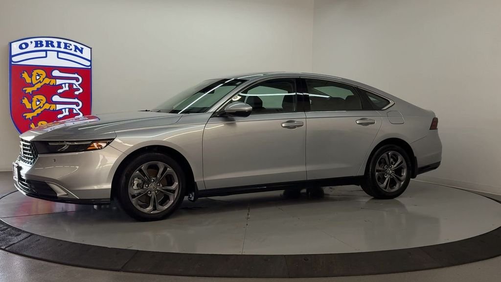 Used 2025 Solar Silver Metallic Honda EX-L image 8