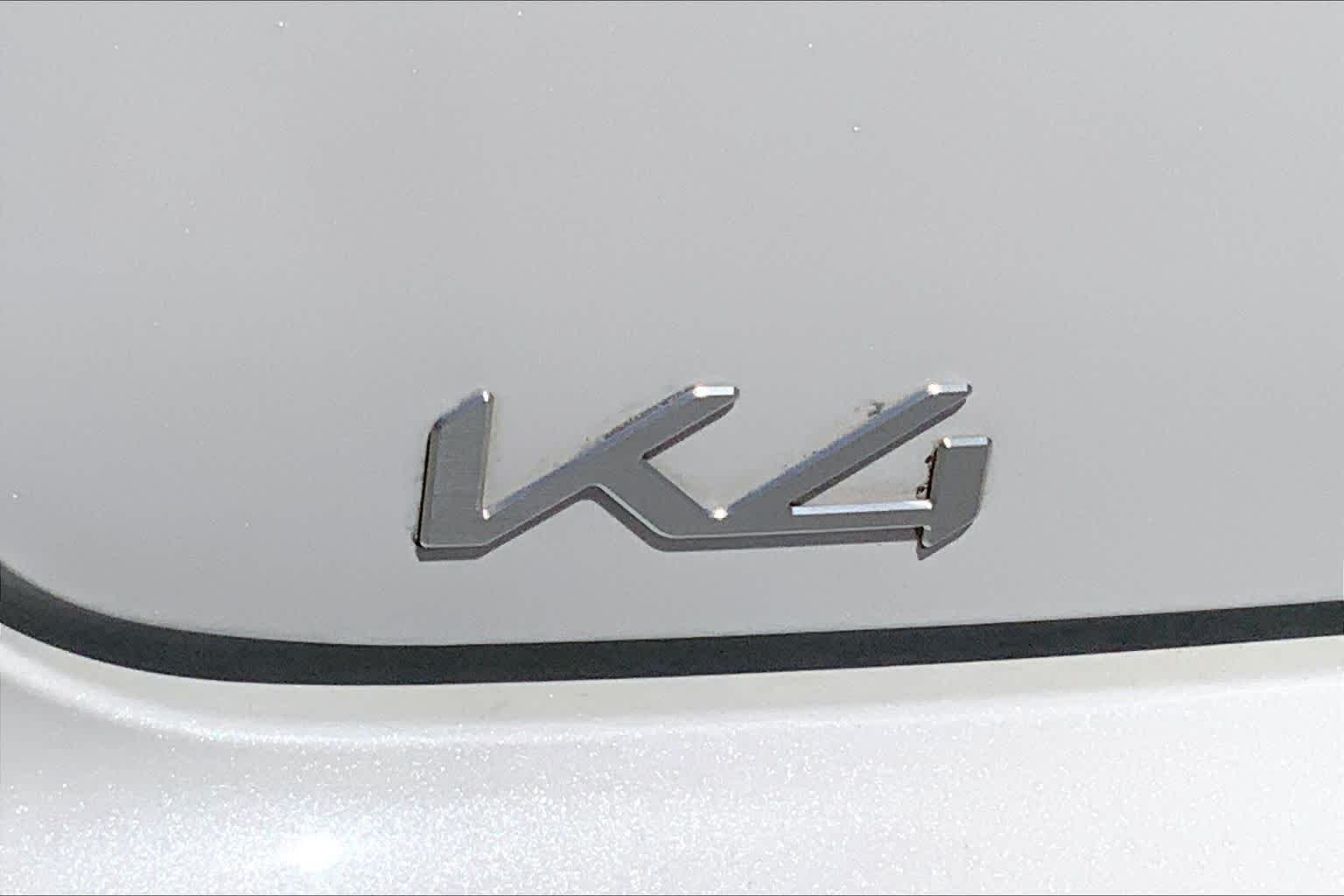 Used 2025 Snow White Pearl Kia EX image 10