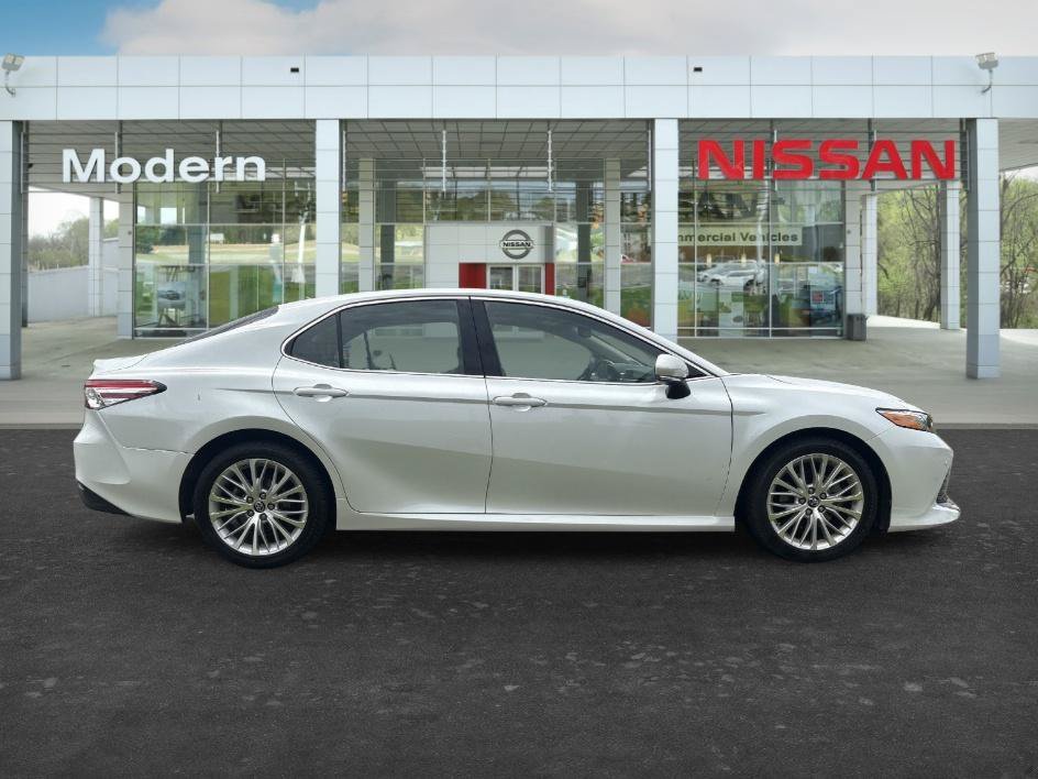 Used 2018 Wind Chill Pearl Toyota XLE image 6