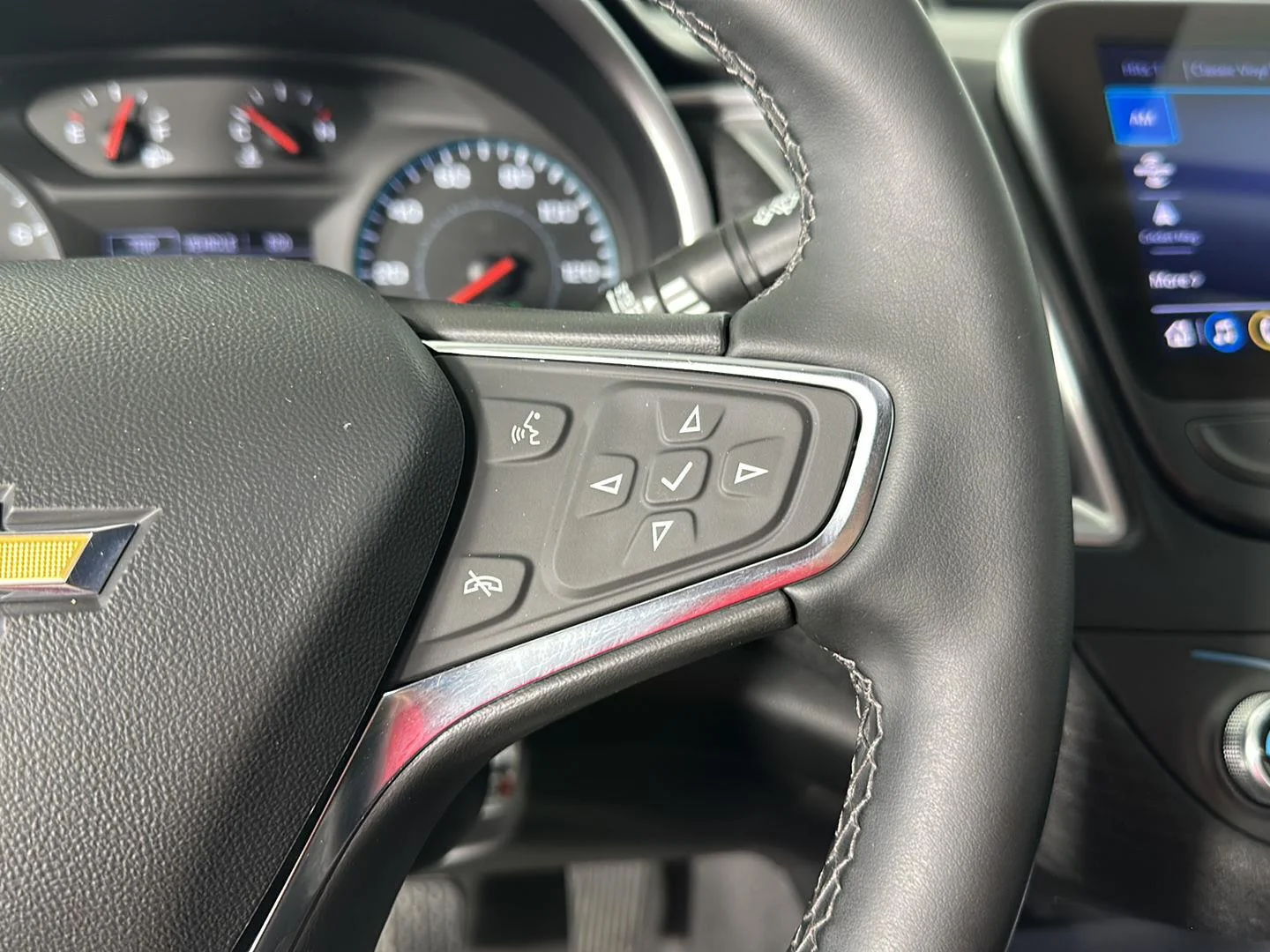 Used 2024 Sterling Gray Metallic Chevrolet LT image 17