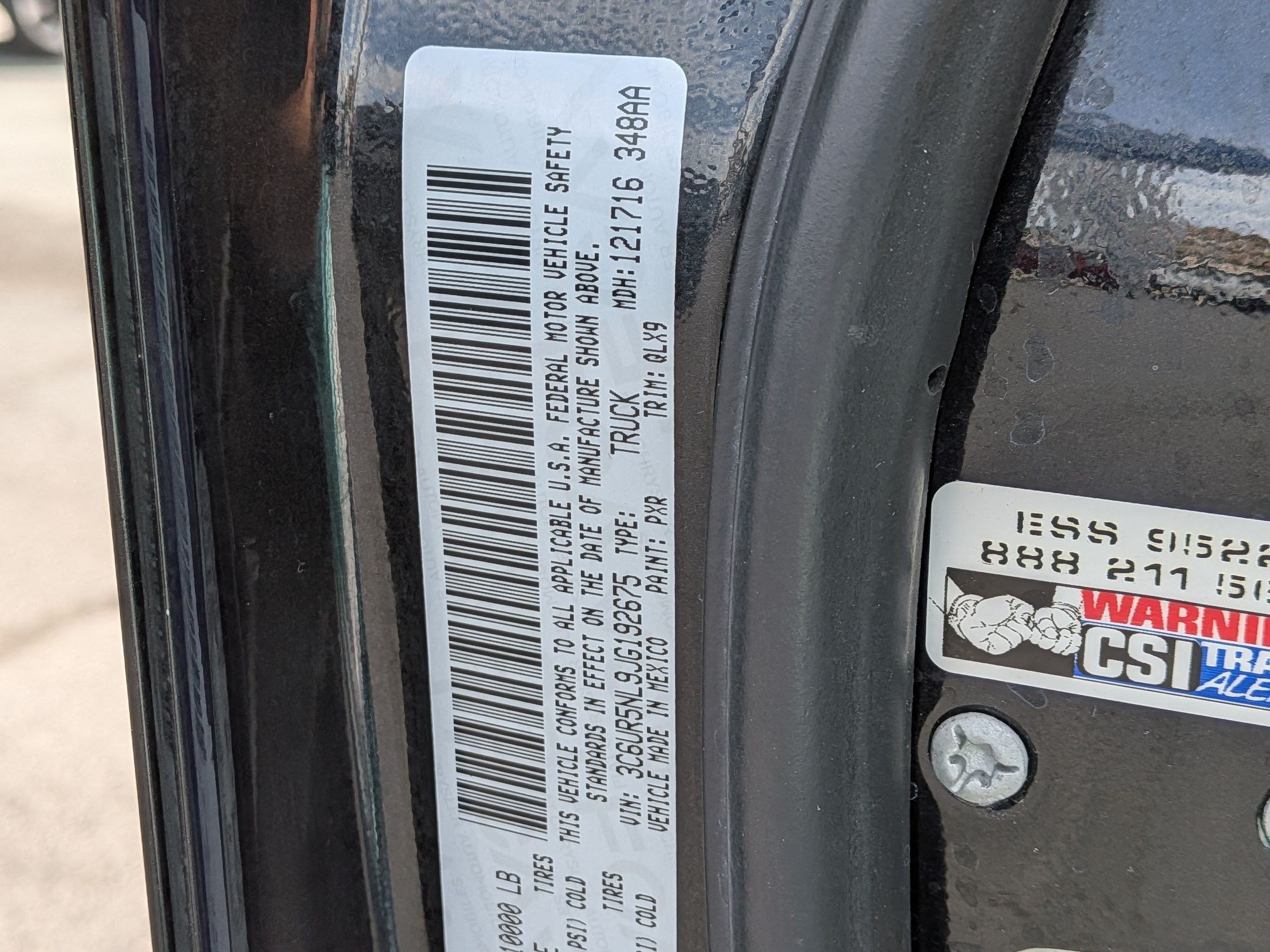 Used 2018 Brilliant Black Crystal Pearlcoat Ram Laramie image 34