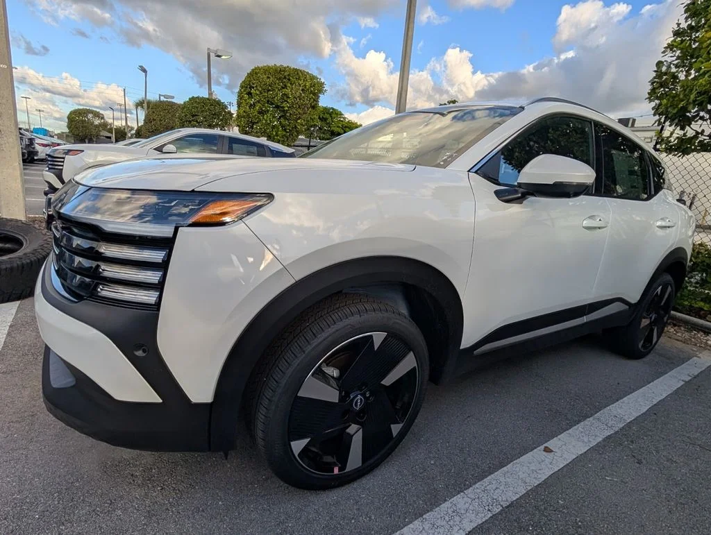 2025 Nissan Kicks SR - Photo 5