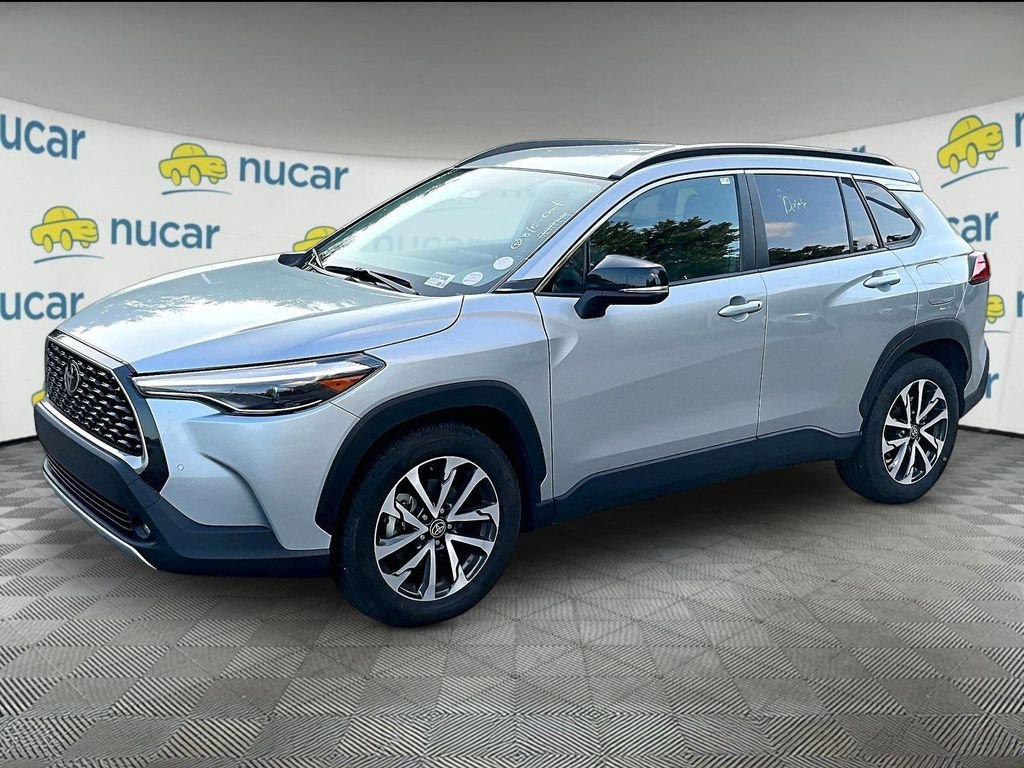 Used 2025 Silver Toyota XLE image 3