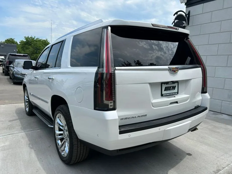 Used 2019 White Cadillac Sport Utility 4D image 57