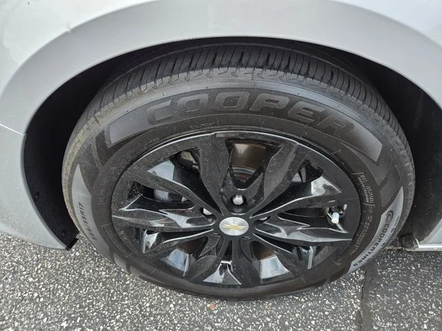 Used 2022 Silver Chevrolet LT image 23