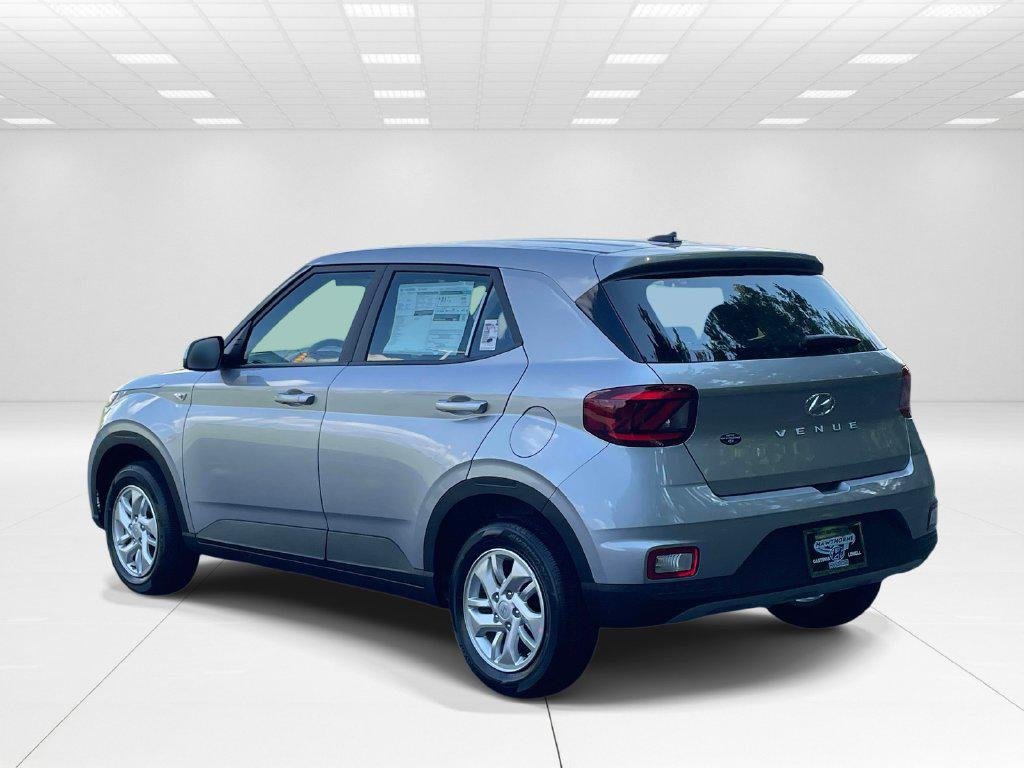 New 2026 Silver Hyundai SE image 4