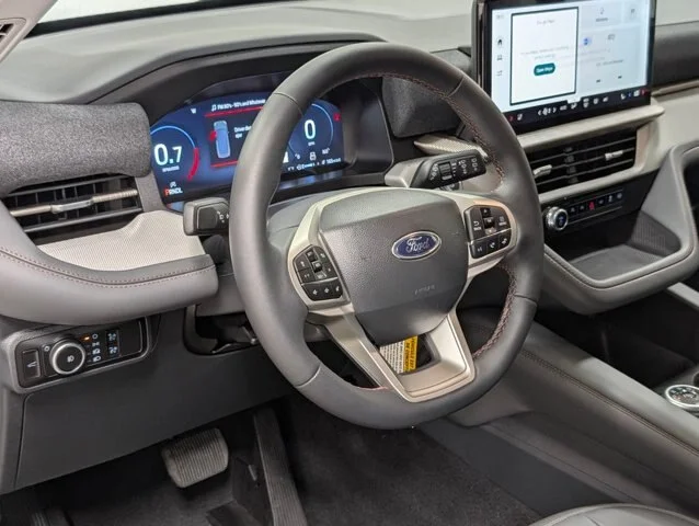 New 2026 Star White Metallic Tri-Coat Ford Active image 40