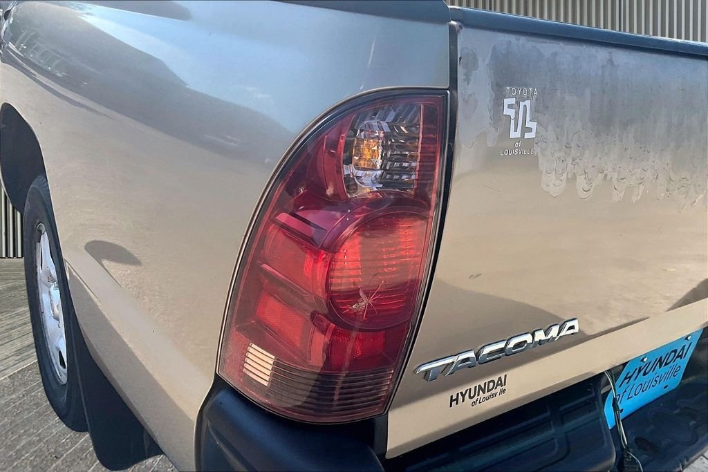 Used 2005 Beige Toyota Base image 28