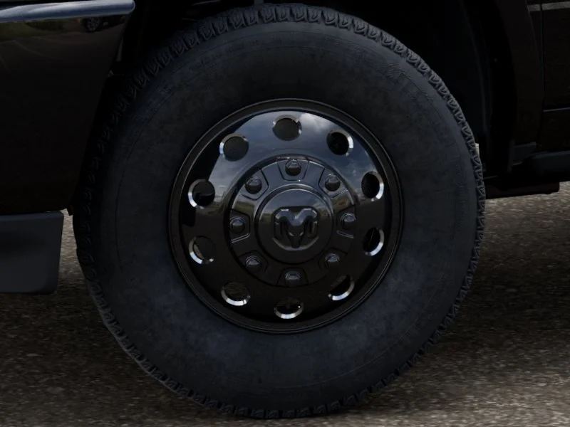 New 2027 Diamond Black Crystal Pearl-Coat Exterior Paint RAM Limited image 4