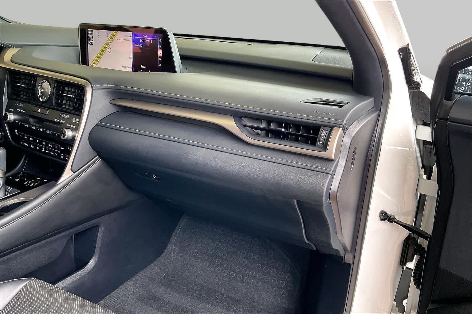 Used 2018 Ultra White Lexus  image 17