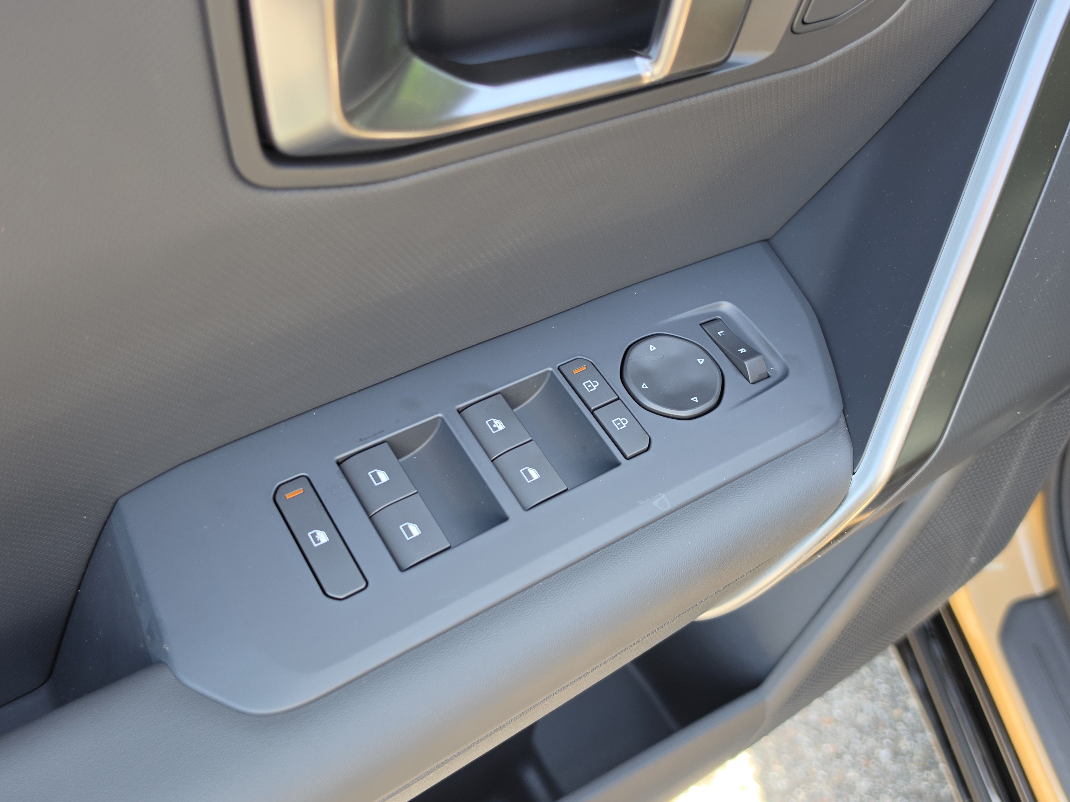 New 2027 Terrain Brown Kia X-Line S image 20