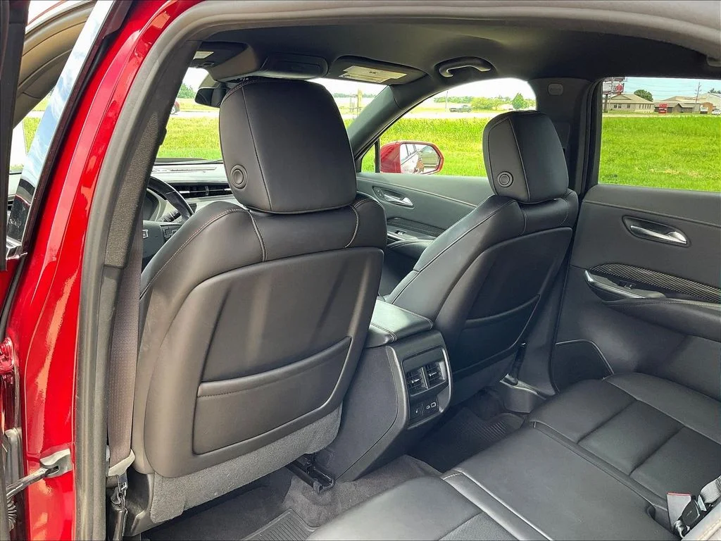 Used 2019 Red Cadillac Sport image 23