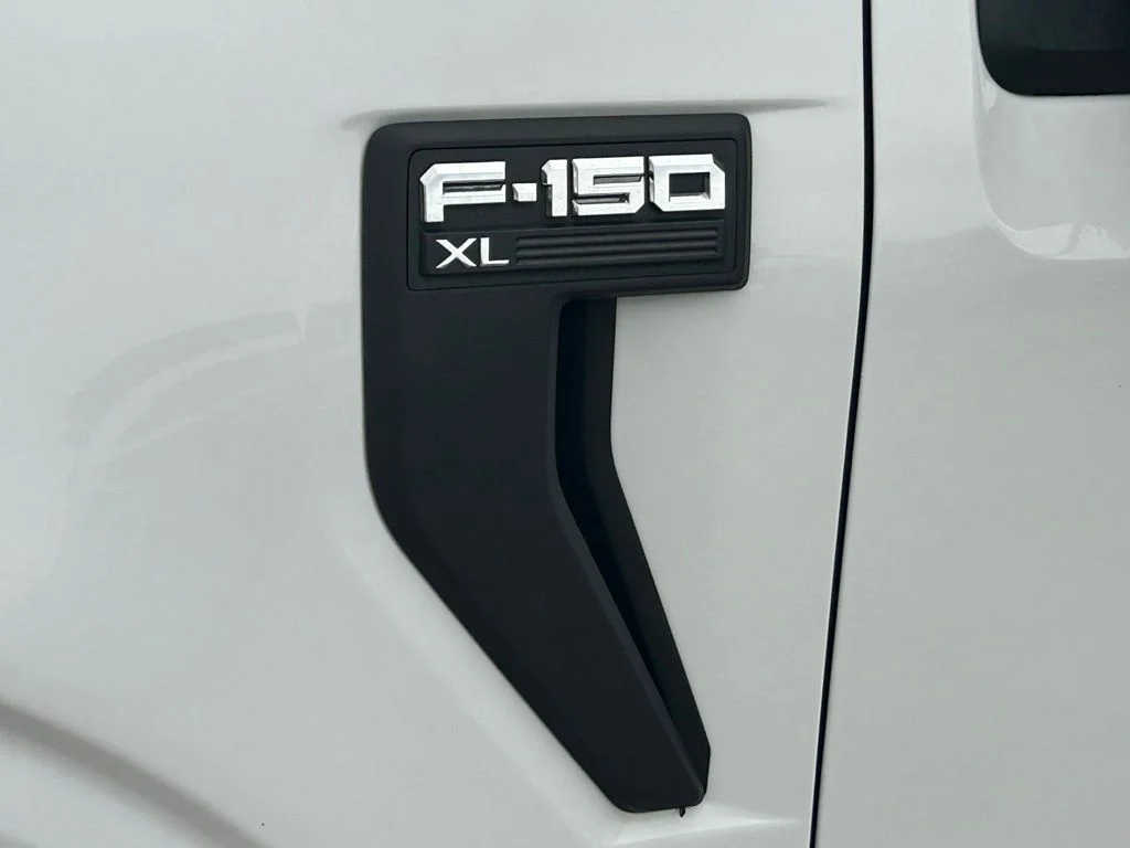 Used 2023 Oxford White Ford XL image 18