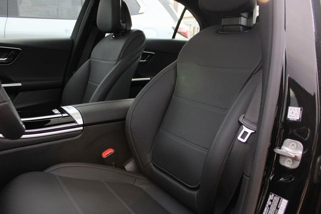 2025 Mercedes-Benz C-Class Sedan C 300 - Photo 30
