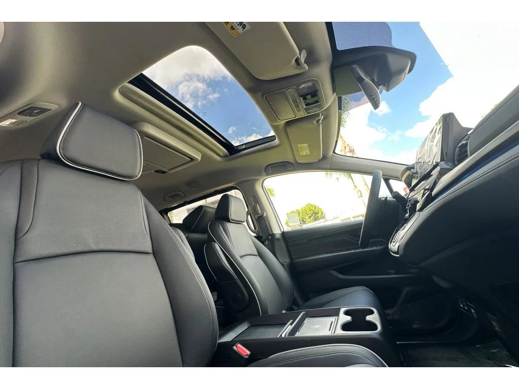 New 2026 Platinum White Pearl Honda Touring image 20