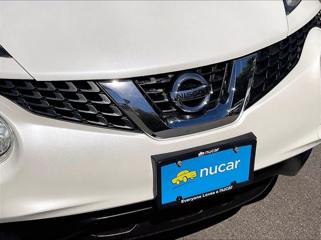 Used 2016 White Nissan SV image 28